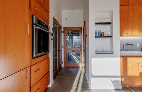 Western Malibu House | Private Malibu Escape: Walk to Secluded Beach