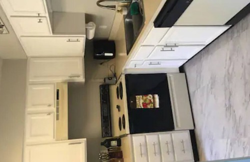 Glasgow House | Private Master Bed, Bath, and Walk-in Closet