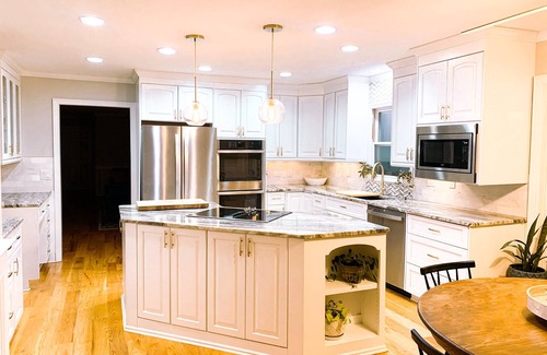 Evans House | Private Master's Rental on 3 acres w/pool