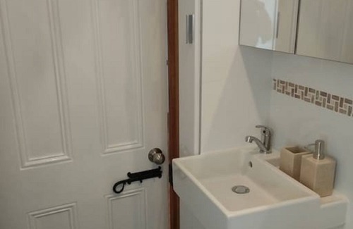 Rosewater Apartment | Private Modern Funky Self Contained Apartment