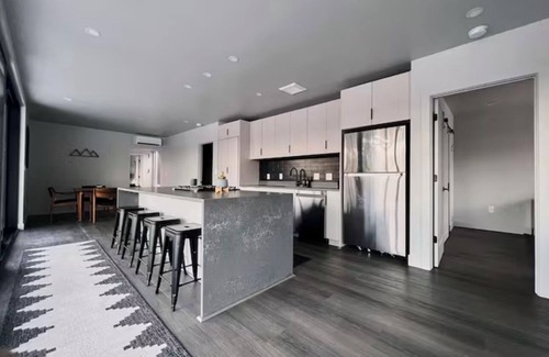 Alton House | Private modern retreat close to Zion/Bryce