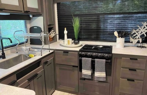 Braden River House | Private Modern RV!