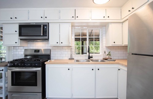 Springville Cabin | Private Mountain Getaway - Year-Round Creek - Cozy & Peaceful Retreat