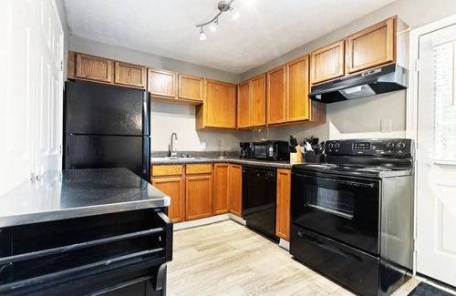 Seymour House | Private Mountain Retreat Pigeon Forge! (CDC Safe)