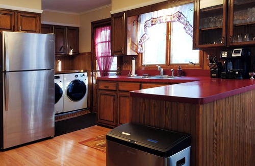 Queensbury House | Private Mountain Side Bungalow