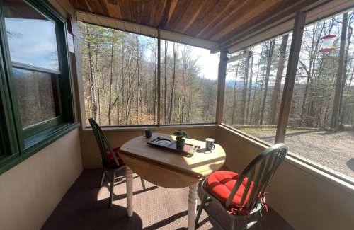 Franklin House | Private Mtn Love Shack w/fast wifi, BBQ & view