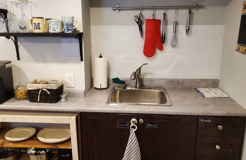 Hamilton Apartment | Private New Suite Close to McMaster