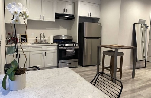 North Hollywood House | Private NOHO West, 2 bedroom Guest House with outdoor lounge area.