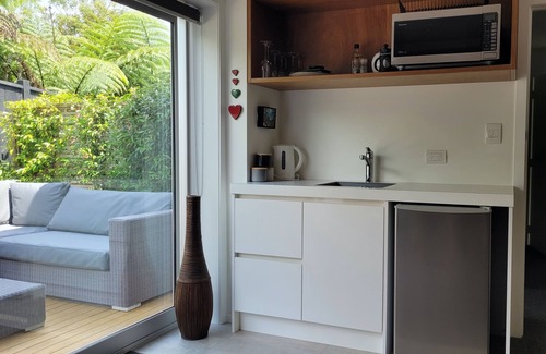 Oakura Apartment | Private Oakura Beach Apartment