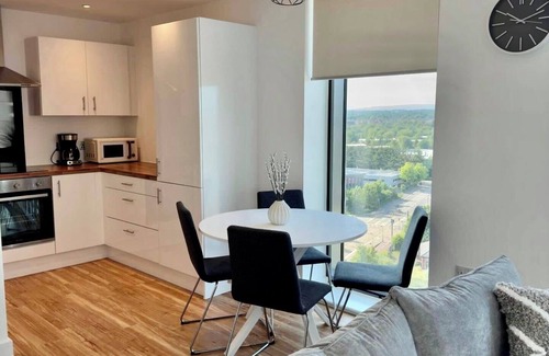 Salford Apartment | Private Oasis in Manchester