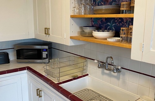 Noe Valley Cottage | Private oasis with gorgeous city views, large deck.