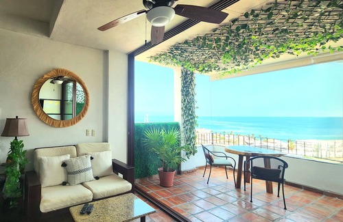 Downtown Puerto Vallarta Condo | Private OCEAN VIEW Deck●Steps from Beach & Malecon●King Bed●Centric Safe Loc