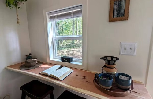 Sequatchie Cabin | Private Off-Grid Cabin on a Bluff