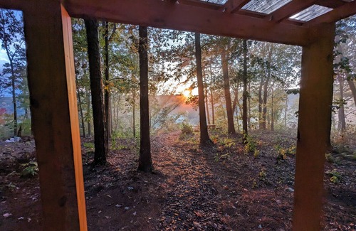 Sequatchie Cabin | Private Off-Grid Cabin on a Bluff