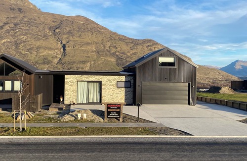 Lower Shotover Apartment | Private + Parking + Ensuite. Built in 2025