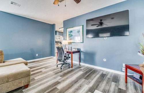 Ono Island House | Private Patio & Close to Beach Coastal Cottage