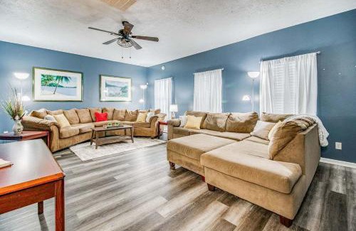 Ono Island House | Private Patio & Close to Beach Coastal Cottage