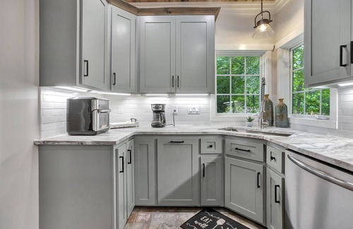 Salem House | Private Peninsula on Lake Keowee.