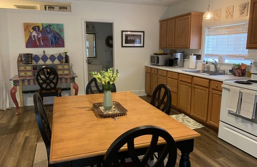 Powder Springs Cottage | Private Pet Friendly Cottage