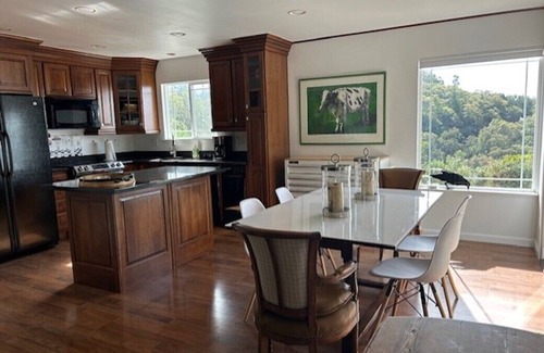Sonoma House | Private Pickleball in the heart of Sonoma, Serene Views, Secluded, Close 2 All
