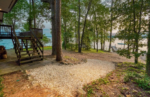 Chapin House | Private Point Paradise -3 Bedroom 2 Bath-Big Water-Bridge to Island-Dock - Ramp