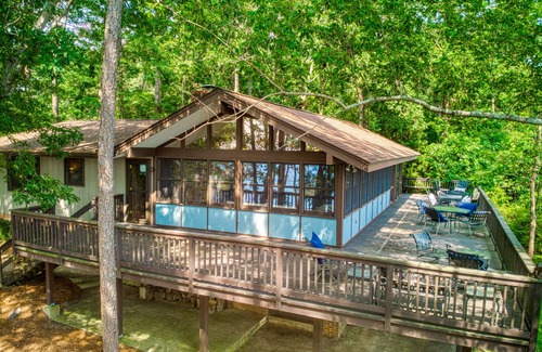 Chapin House | Private Point Paradise -3 Bedroom 2 Bath-Big Water-Bridge to Island-Dock - Ramp