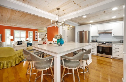 Saint Simons Heights House | Private Pool! Quiet Neighborhood Location, Bike to Beach, Close to Shopping & Restaurants