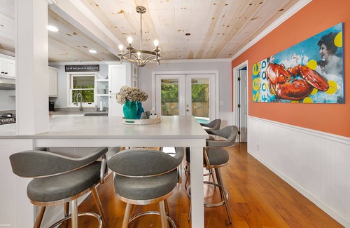 Saint Simons Heights House | Private Pool! Quiet Neighborhood Location, Bike to Beach, Close to Shopping & Restaurants