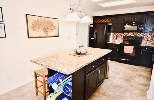 San Antonio House | PRIVATE POOL/Casita/Pool table-6 mi to SeaWorld!