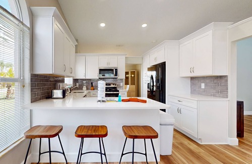Lindfields House | private pool , central AC, W&D, WiFi, Snow-bird friendly