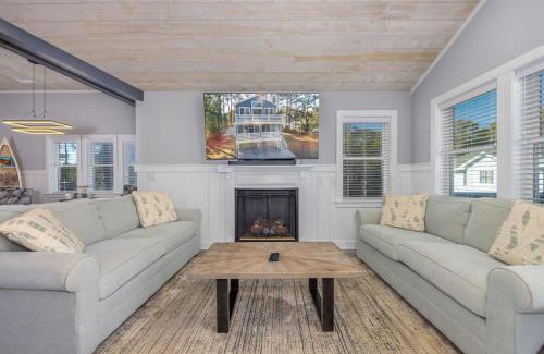 Corolla Light House | Private Pool EV Charger Elevator & Game Room