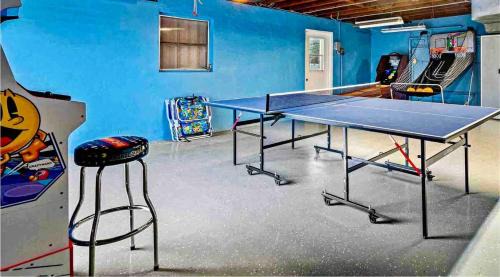 Pembroke Pines House | Private Pool, Game Room, Close 2 Beach & Hard Rock