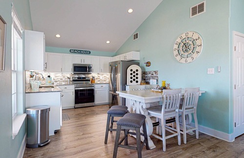 Leeward Sands House | Private Pool, Golf Cart Included, Boat Parking, Pet Friendly