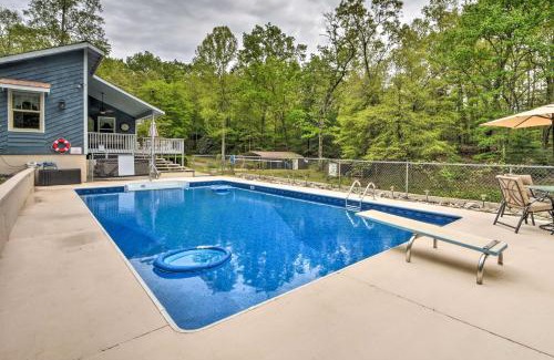 Murphy House | Private Pool, Hot Tub and Yard Serene Murphy Home
