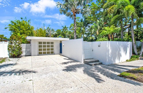 Ringling Estates House | Private Pool & Hot Tub, Lido Key Beach, St Armands, Seagulls Shore