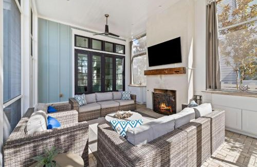 Watercolor House | Private Pool, Lake Views, Great Outdoor Space - Lake District Home in Watercolor, FL home