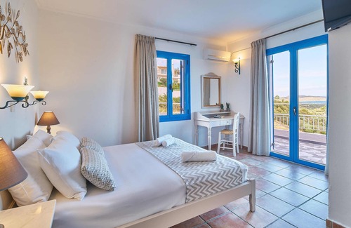 Stalos Villa | Private Pool ★ Modern renovated villa ★ Seaview & BBQ