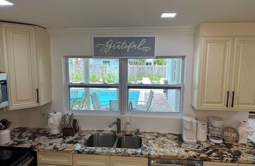 Hunt Club House | PRIVATE POOL & HOT TUB HOME IN PALM BEACH GARDENS 5 BEDRMS 4 BATHS