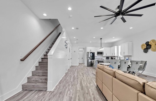 Bahama Beach House | 🌴Private Pool-Walk to Beach-Great Location-Evergreen Unit B☀️