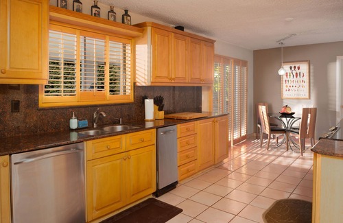 Ludlam House | Private Pool w/Hot Tub! Family Friendly Subtropical Retreat w/Huge Yard