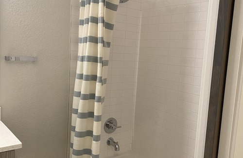 Hale House | Private Quaint Cozy Room