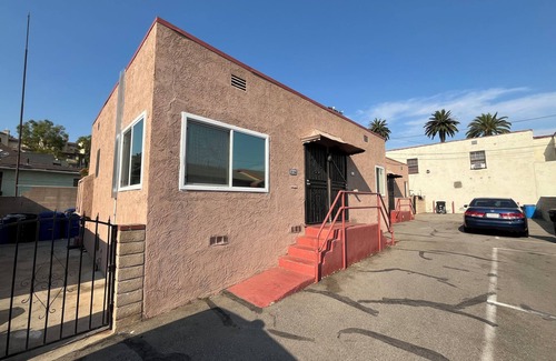 Los Angeles Apartment | Private quiet studio in Central LA close walk distance from LA general and Keck