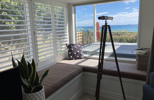 Pukehina House | Private Resort Style accommodation at Pukehina! Linen included