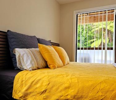 Birkenhead Apartment | Private Retreat in Birkenhead