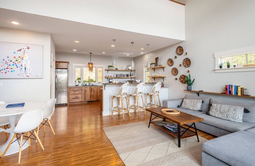 Leicester House | Private Retreat w/Hot Tub, Amazing Views, Game Room | Silver Spoon by AvantStay