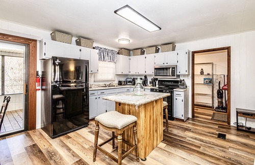 Bryson City House | Private Riverfront Retreat Near GSM National Park!