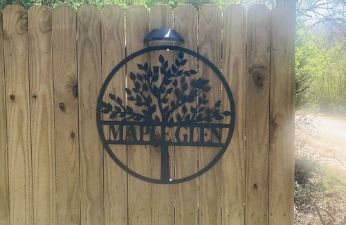 Mena Cabin | Private, Romantic, ride 6 miles to ATV trails from cabin, outdoor lighting/fire pit