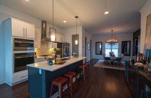 Edgehill House | Private Rooftop, Fire Pit, & Downtown Views - 3BR/4BA House