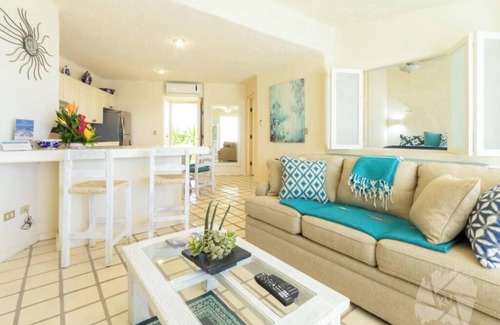 Centro Condo | Private Rooftop Terrace Retreat with Pools Access