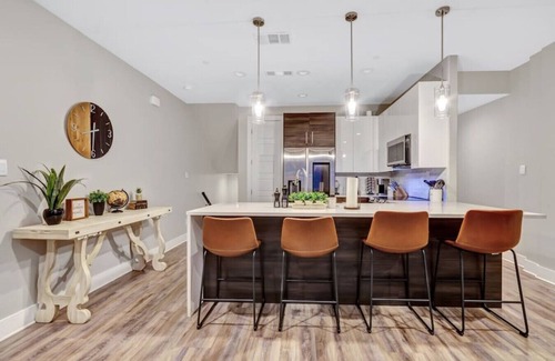 Fort Worth House | Private Rooftop Patio+ Luxury 4 Story Home in FW